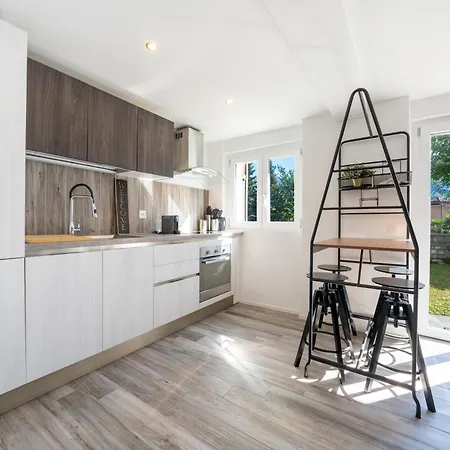 Διαμέρισμα Modern With Private Jacuzzy And Garden Muralto