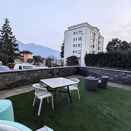 Διαμέρισμα Modern With Private Jacuzzy And Garden Muralto